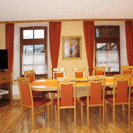 Dorfhaus Tischler 190w Ried im Zillertal