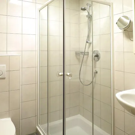 Dorfhaus Tischler 190w * Ried im Zillertal
