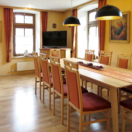 Dorfhaus Tischler 190w Ried im Zillertal